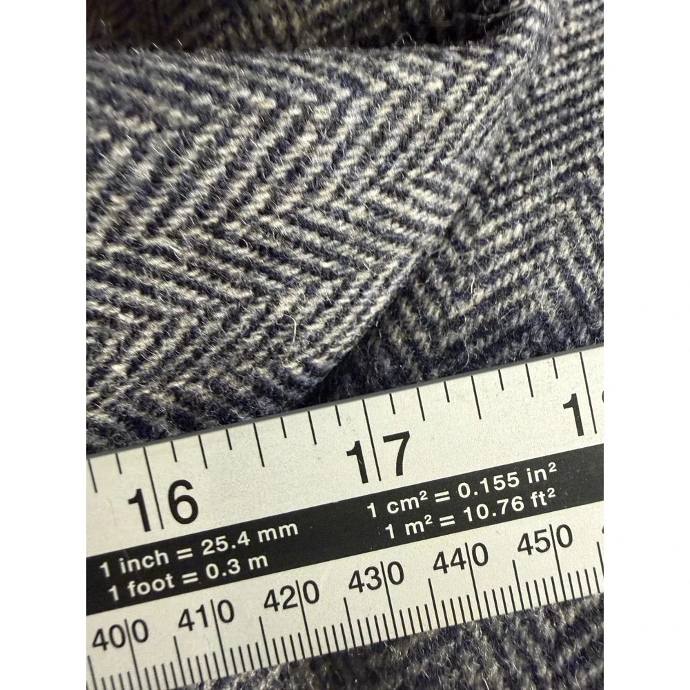 Lands End size estimated
